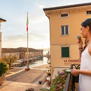 The Mansion Of Countess Rizzardi On Garda Lazise